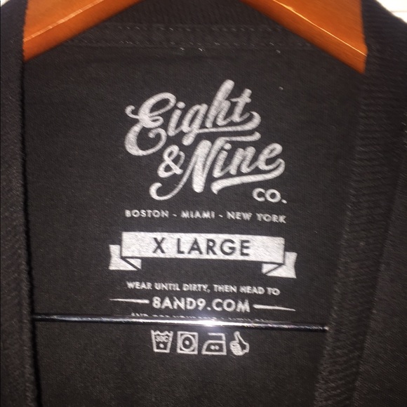 Black graphic t-shirt - Picture 2 of 2